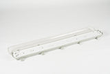 4 pieds. Luminaire LED étanche à la vapeur (deux tubes LED à fil direct inclus)